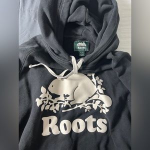 Roots XL Black Hoodie- Good as new!